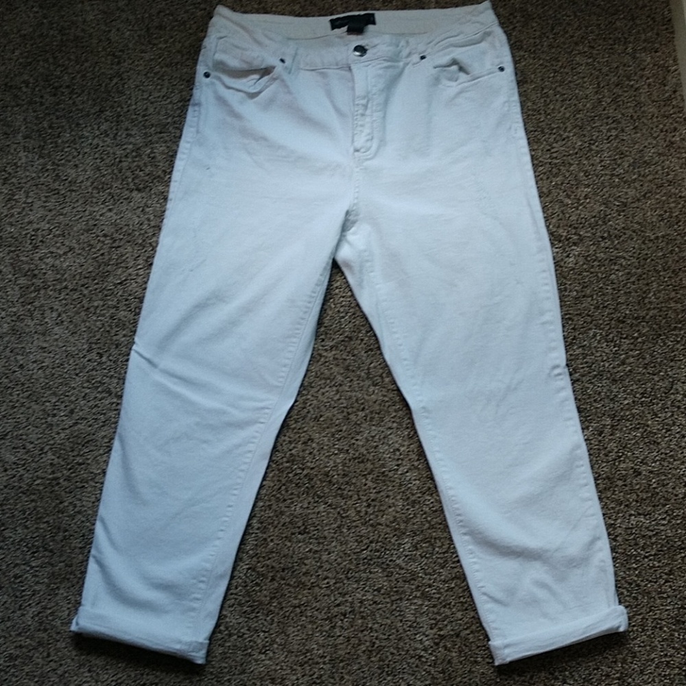 White Cropped Jeans